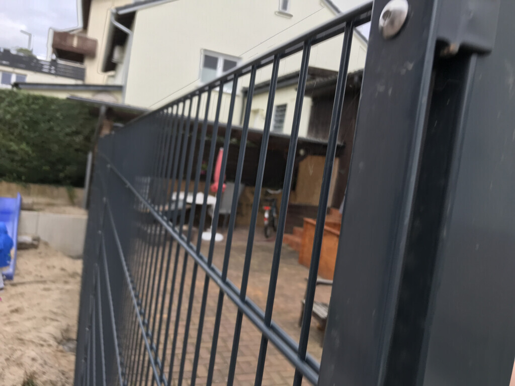 Bilder Sicher und Fröhlich - Zaun- und Sicherheitstechnik