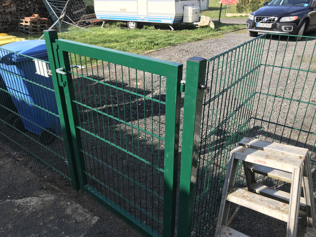 Bilder Sicher und Fröhlich - Zaun- und Sicherheitstechnik