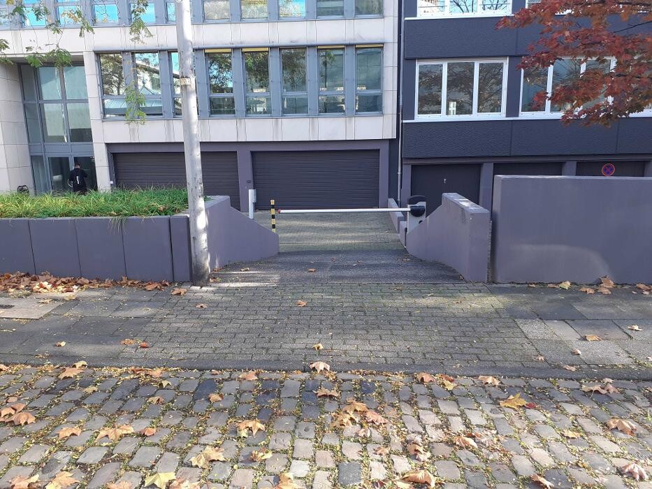 Bilder ampido Parkplatz Agrippabad Köln