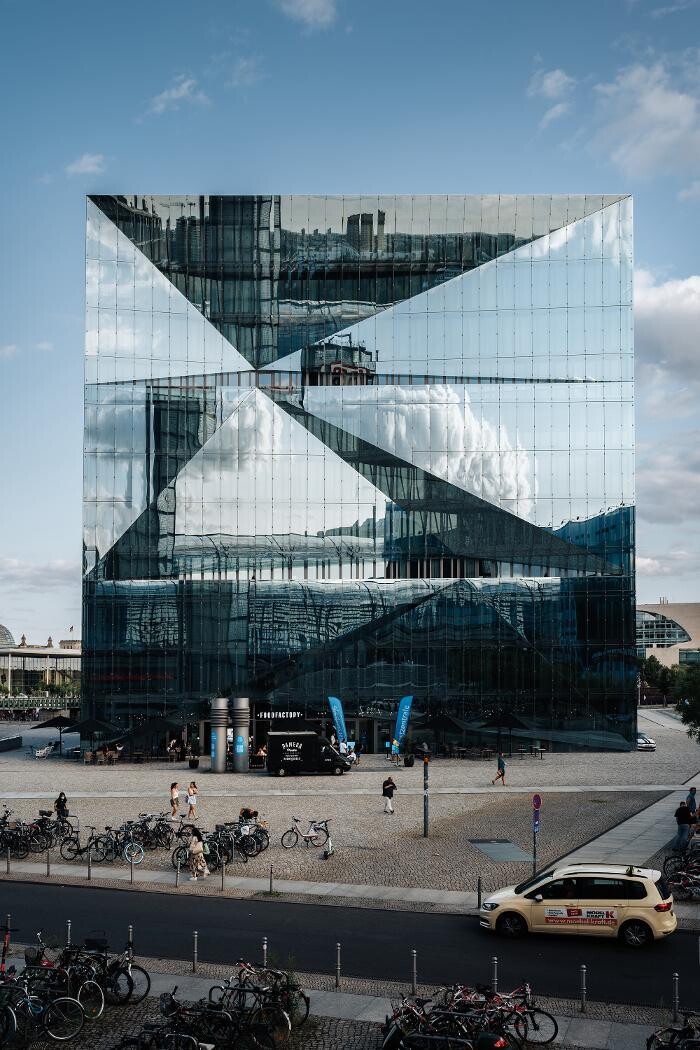 Bilder FOODFACTORY Cube Berlin - Food-Court, Restaurant & Café am Hbf