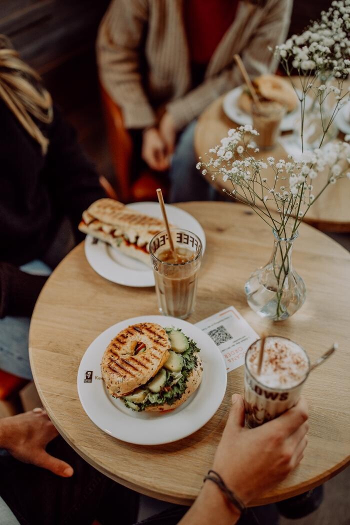 Bilder FOODFACTORY Cube Berlin - Food-Court, Restaurant & Café am Hbf