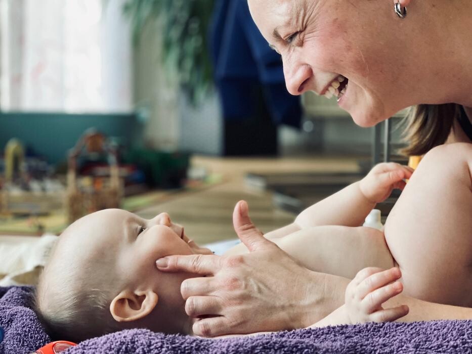 Bilder Babymassage Naumburg - Babymassagekurse & Krabbelgruppen