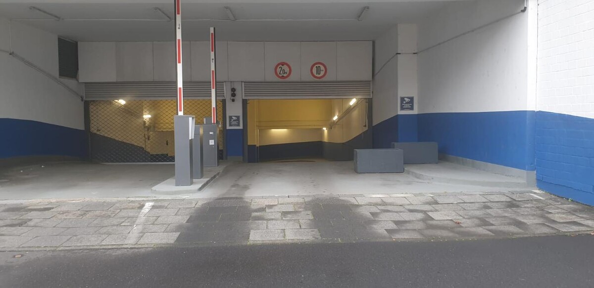 Bilder ampido Parkplatz Bayenthal