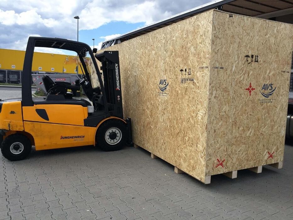 Bilder AVS Gefahrgut & Verpackungen GmbH