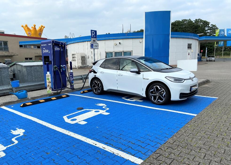 Bilder Aral pulse Ladestation