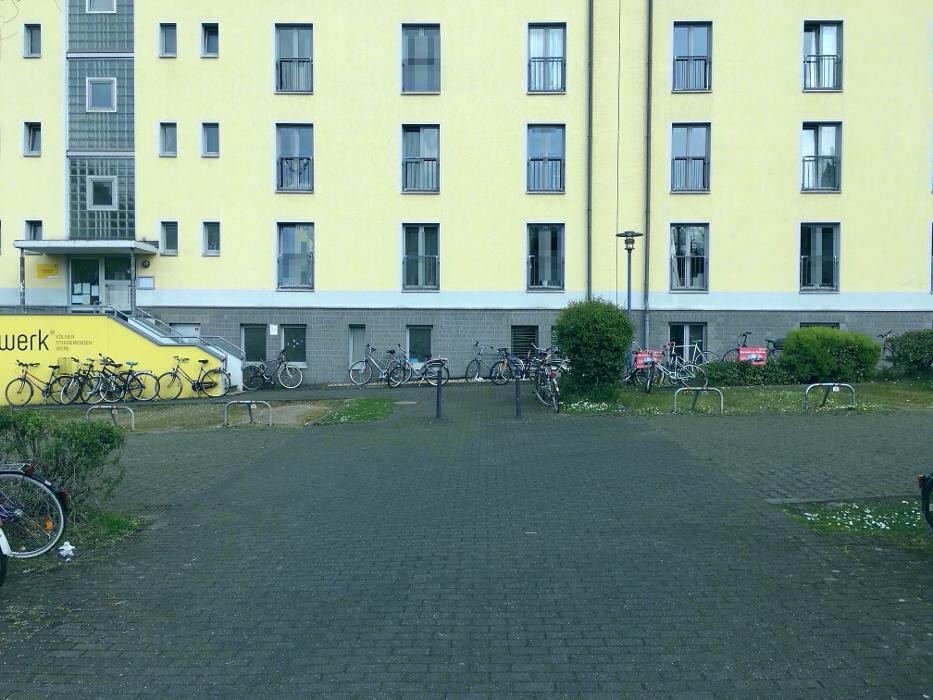 Bilder ampido Parkplatz Südstadion Köln