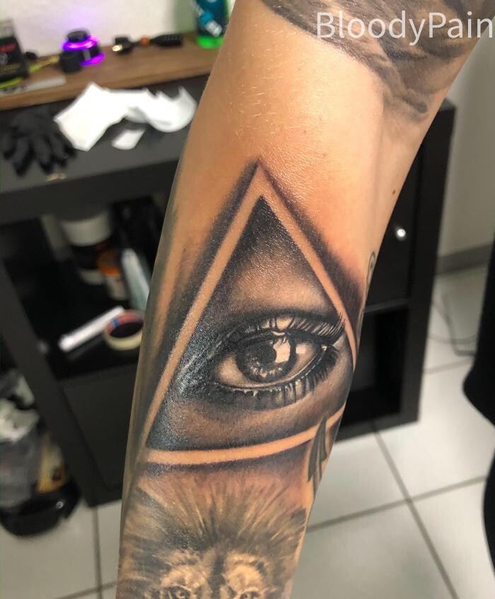 Bilder Bloody Pain TattooArt by Matthias