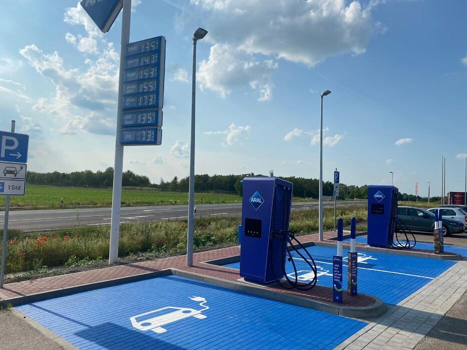 Bilder Aral pulse Ladestation