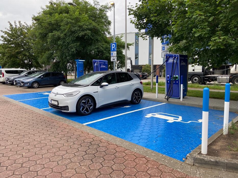 Bilder Aral pulse Ladestation