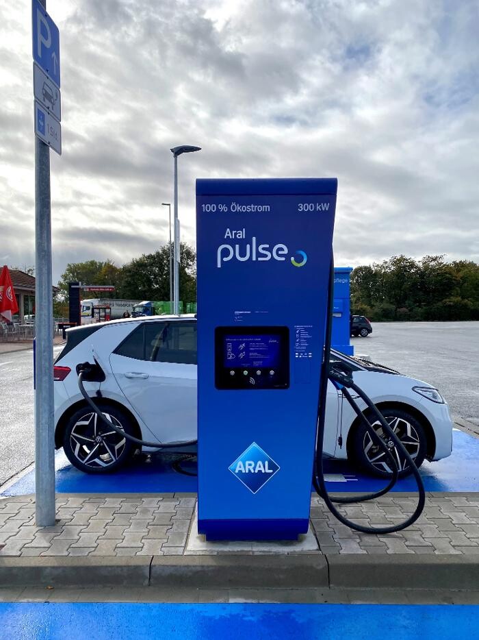 Bilder Aral pulse Ladestation