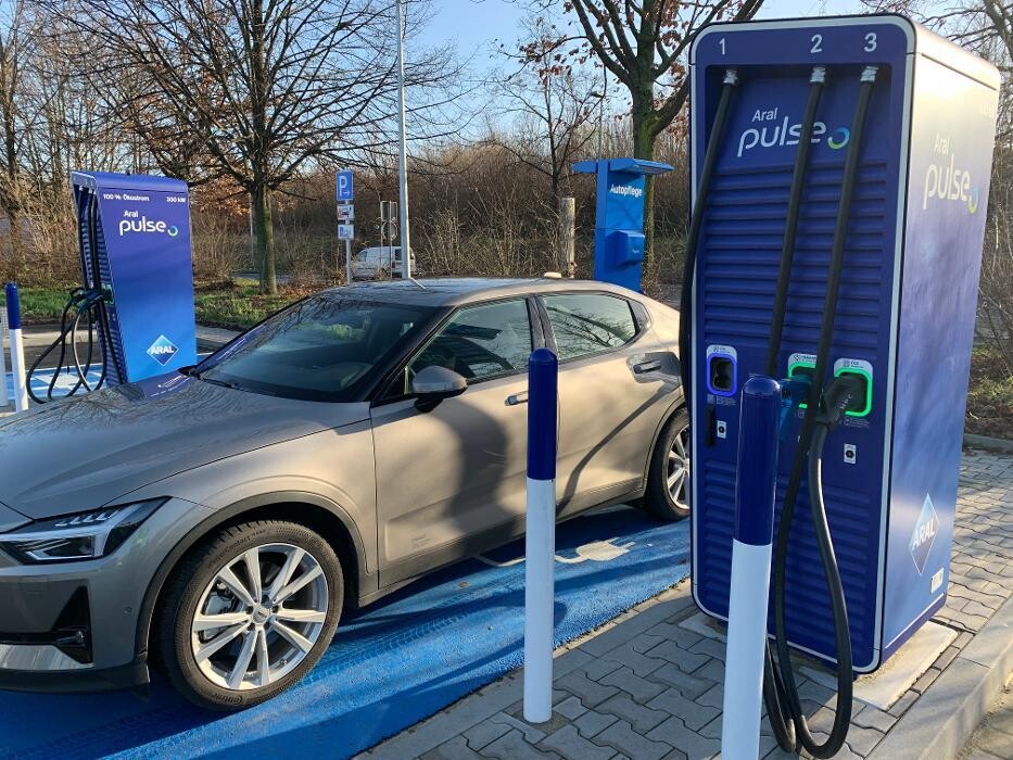 Bilder Aral pulse Ladestation