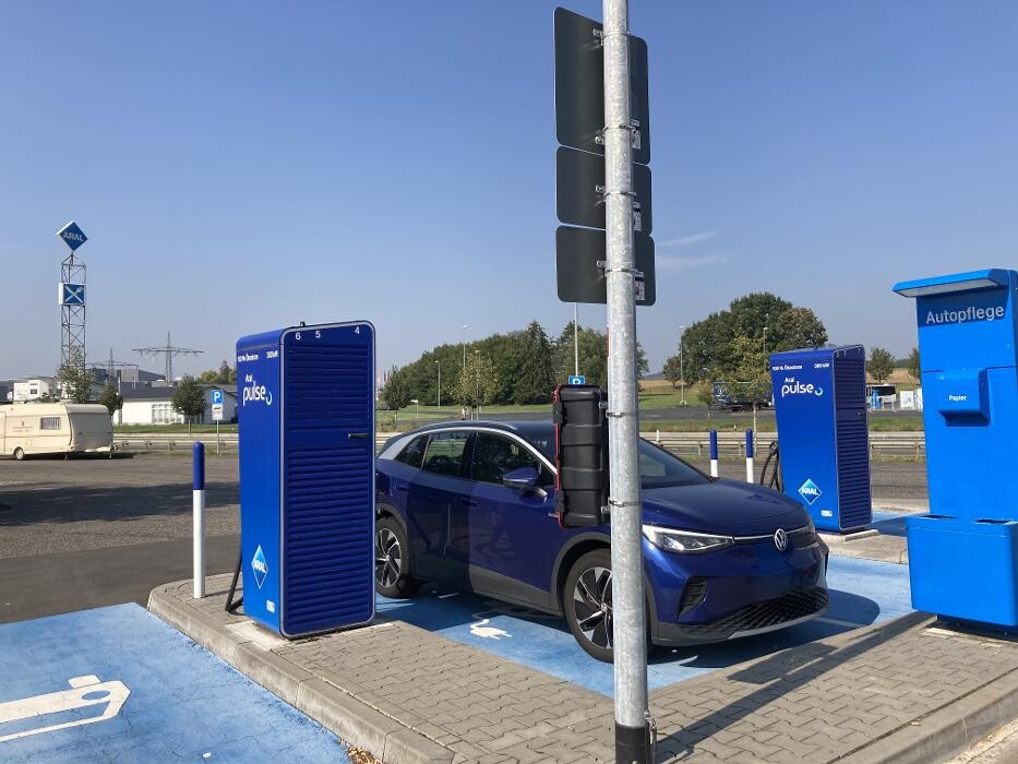Bilder Aral pulse Ladestation
