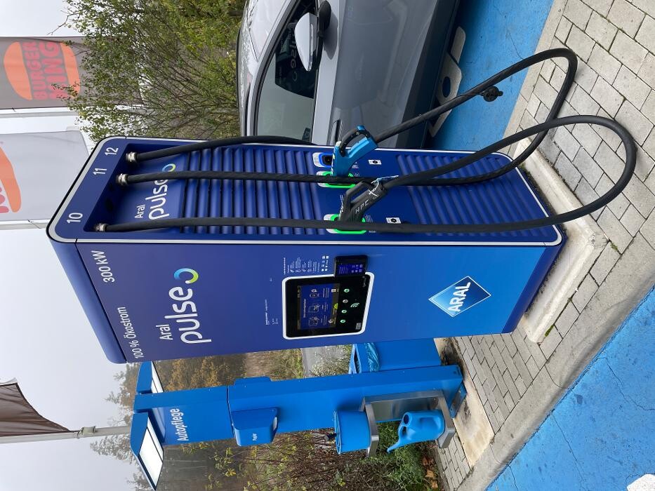 Bilder Aral pulse Ladestation