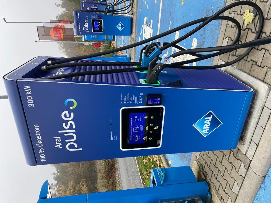 Bilder Aral pulse Ladestation