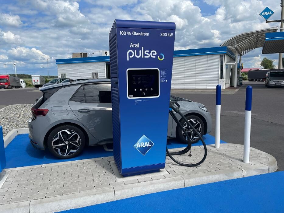 Bilder Aral pulse Ladestation