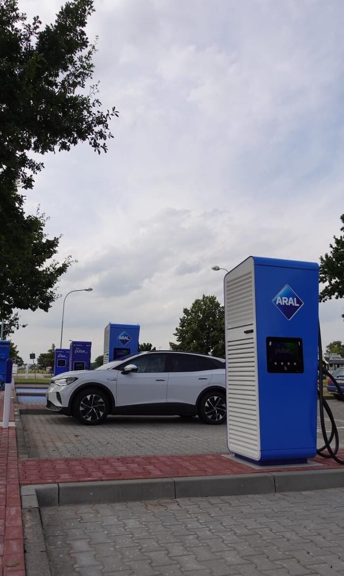 Bilder Aral pulse Ladestation