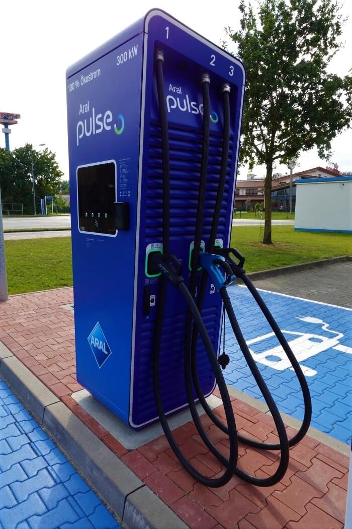 Bilder Aral pulse Ladestation