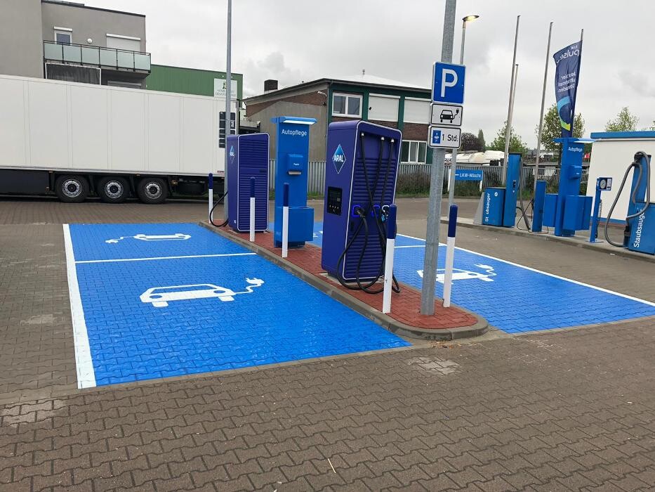 Bilder Aral pulse Ladestation