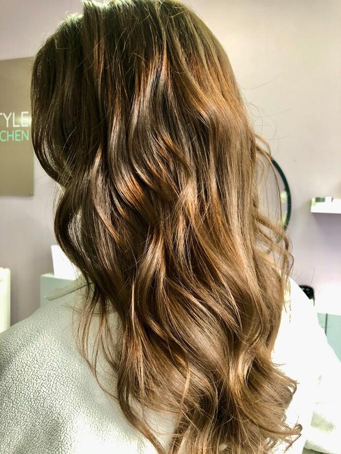 Bilder SARAH SCHÖNENBERG HAIRSTYLIST & HEAD SPA