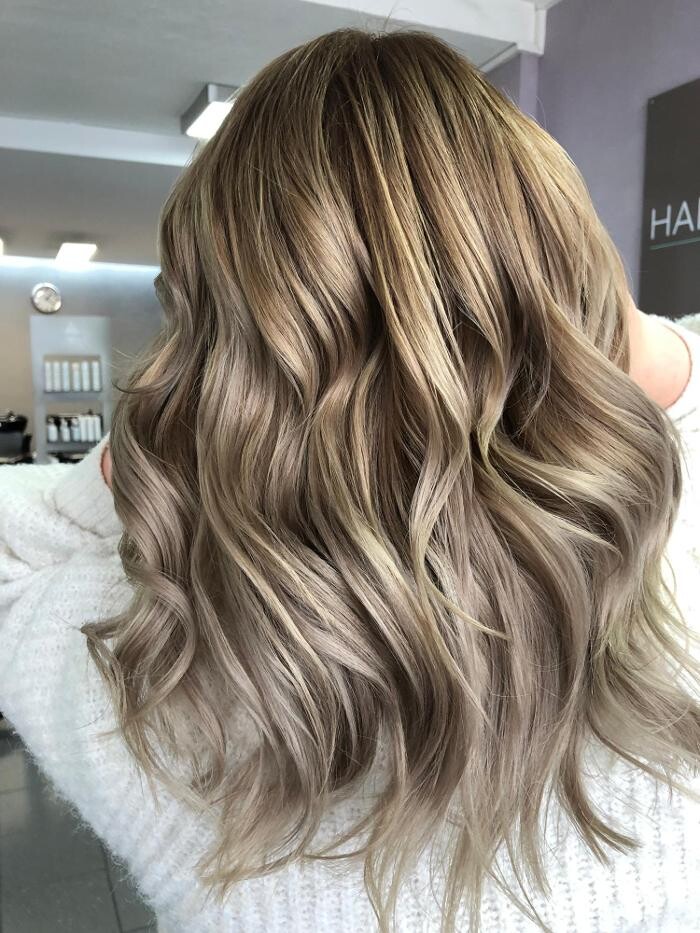 Bilder SARAH SCHÖNENBERG HAIRSTYLIST & HEAD SPA