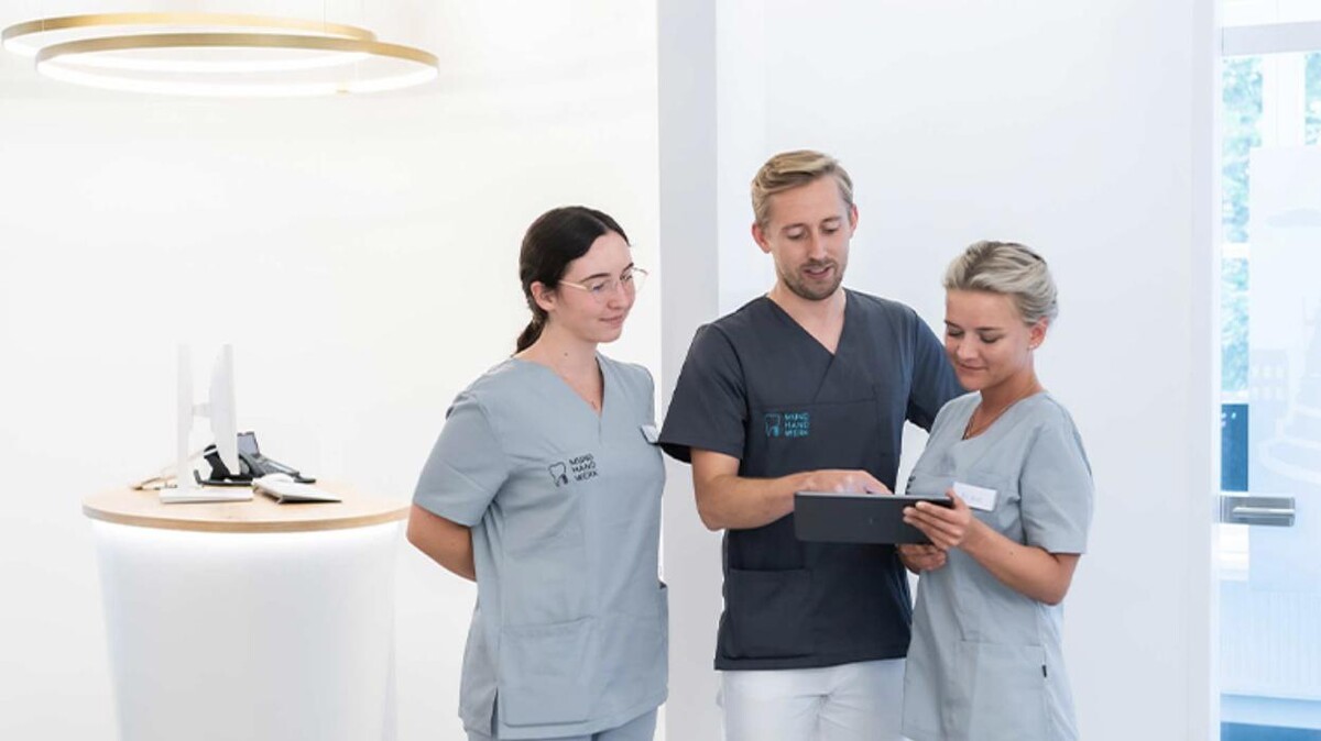Bilder Mundhandwerk - Die Praxis für Zahngesundheit und Implantologe