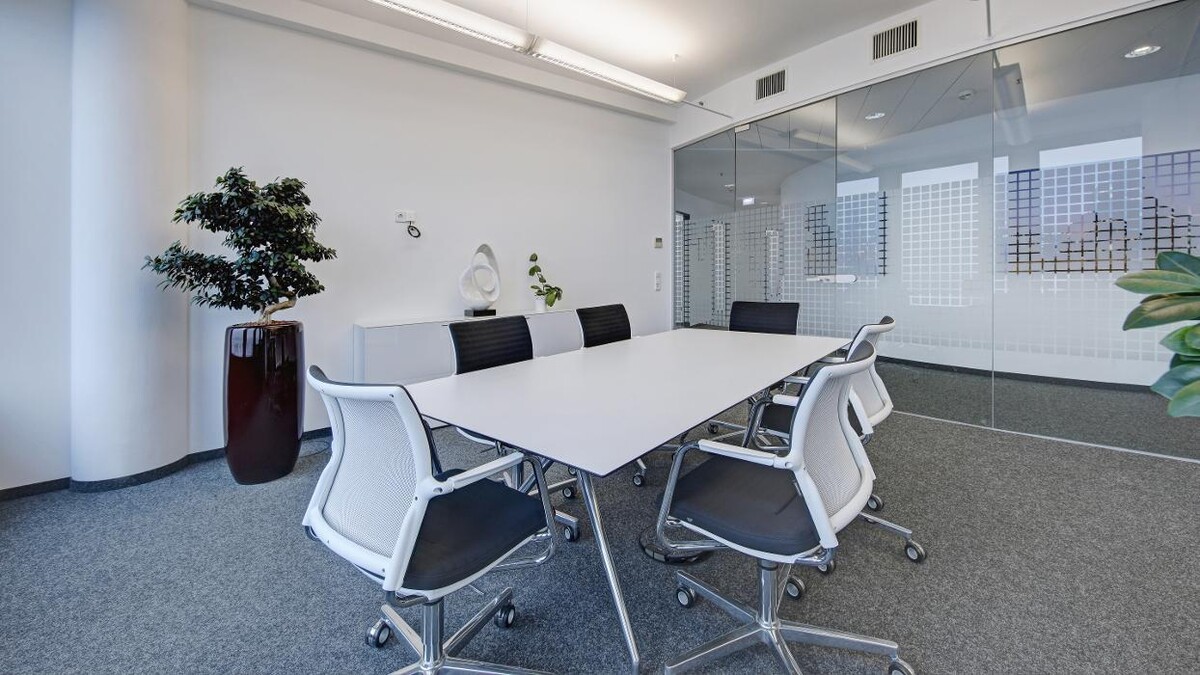 Bilder WARELOG Real Estate Stuttgart GmbH