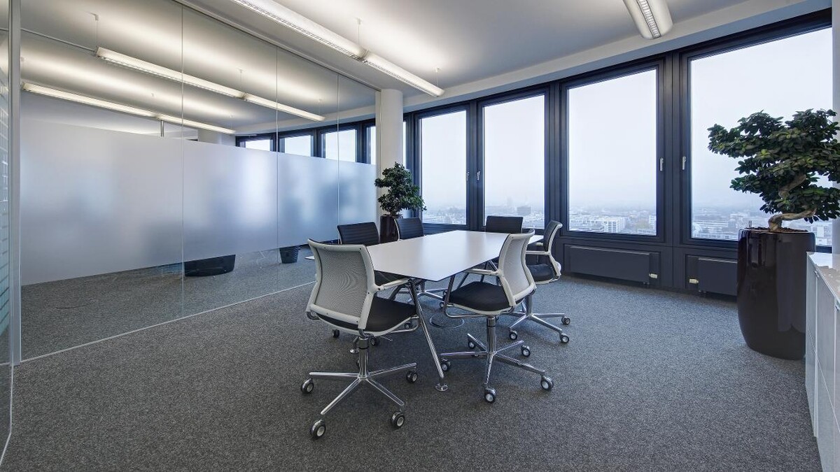 Bilder WARELOG Real Estate Stuttgart GmbH