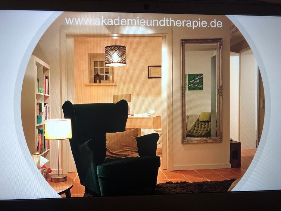 Tina S. Schnau - Akademie und Therapie Logo