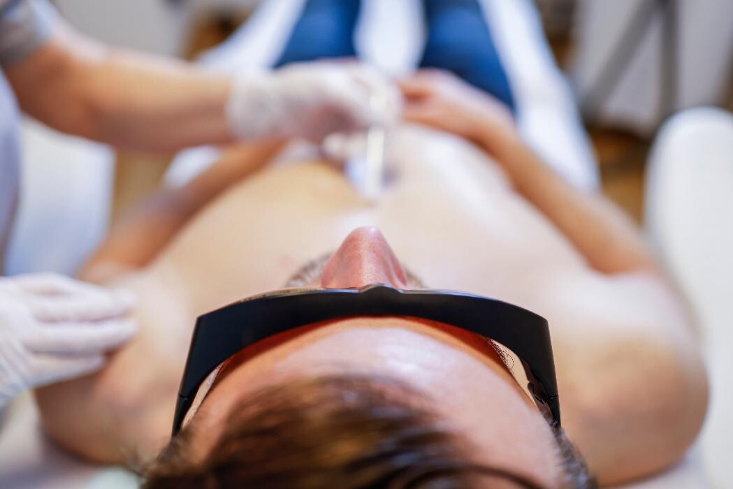 Bilder DERMAPURA Leipzig Mitte | Dauerhafte Haarentfernung & Kryolipolyse