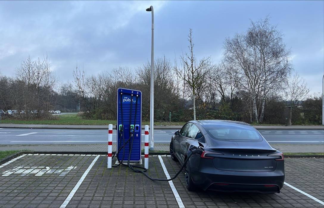 Bilder Aral pulse Ladestation