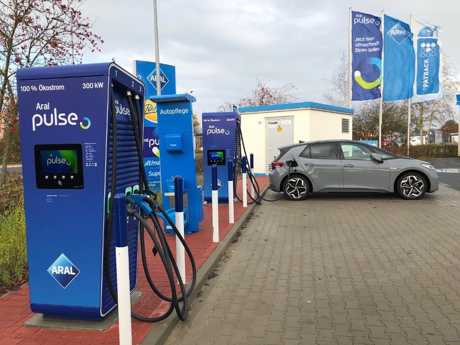 Bilder Aral pulse Ladestation