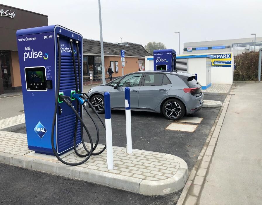 Bilder Aral pulse Ladestation