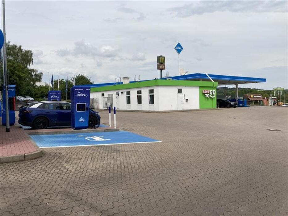 Bilder Aral pulse Ladestation