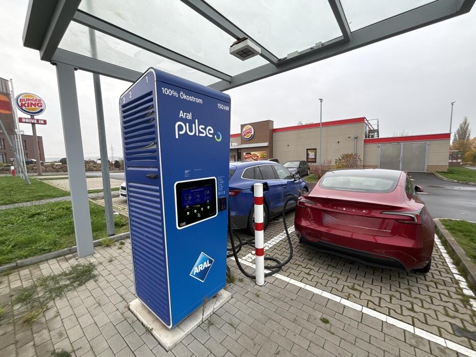 Bilder Aral pulse Ladestation