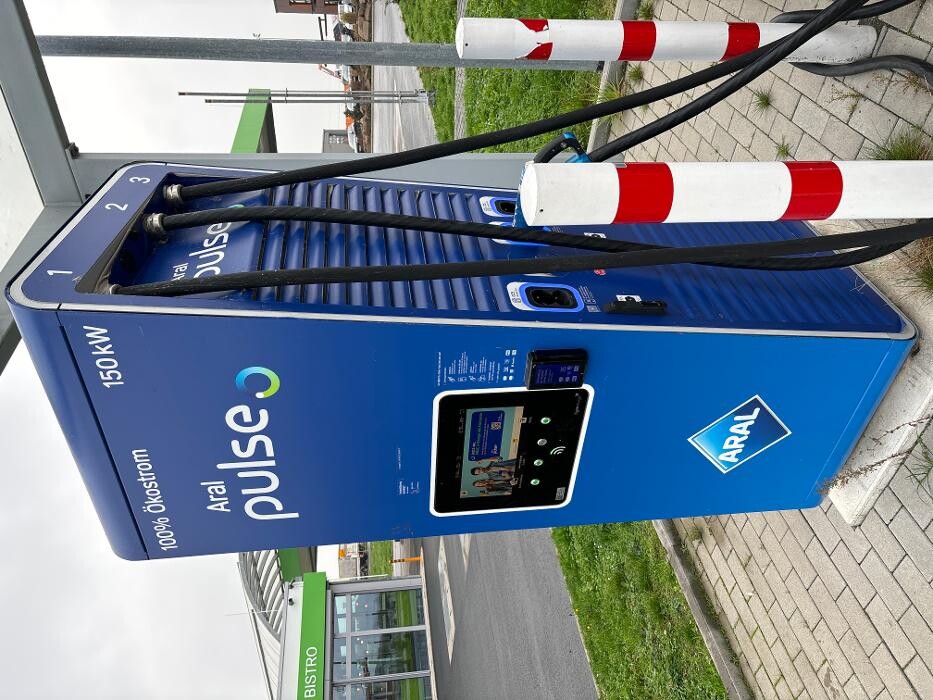 Bilder Aral pulse Ladestation