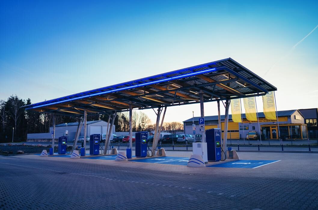 Bilder Aral pulse Ladestation