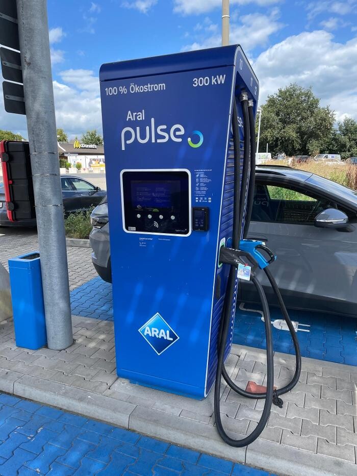 Bilder Aral pulse Ladestation