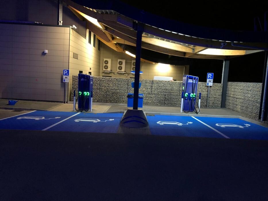 Bilder Aral pulse Ladestation