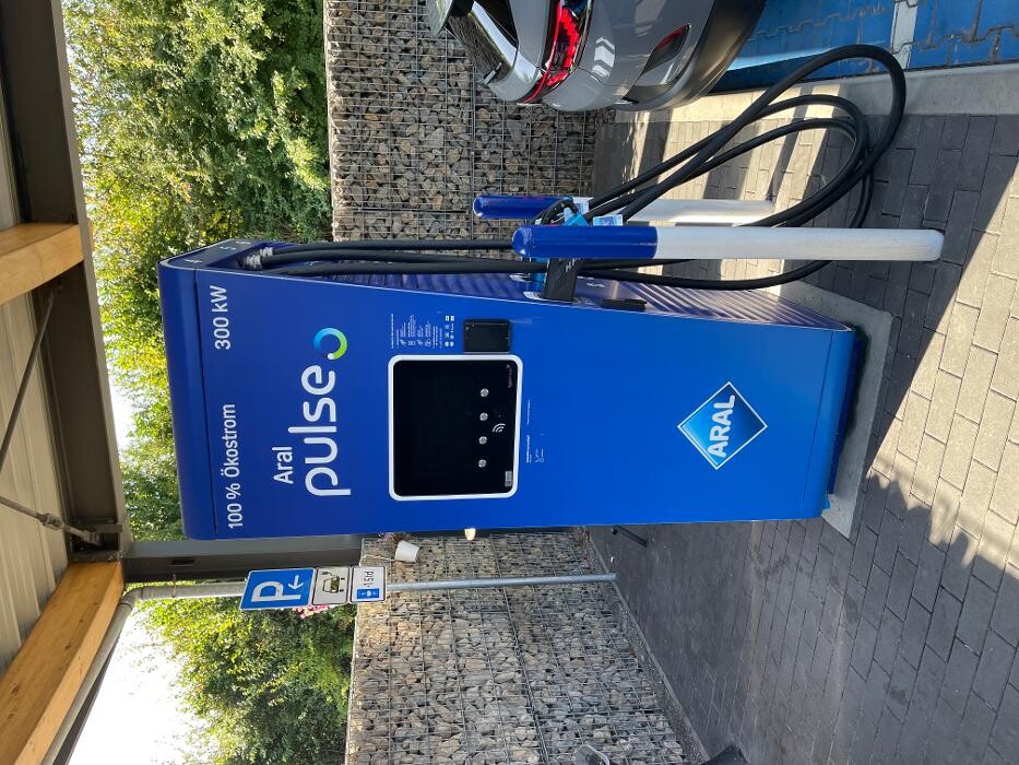 Bilder Aral pulse Ladestation