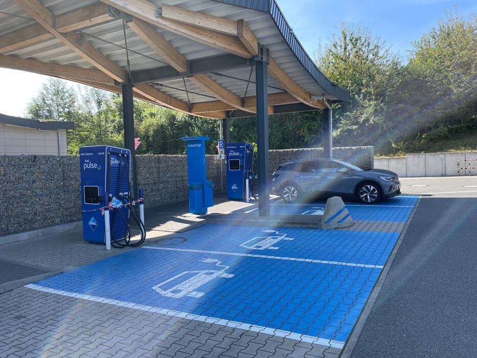 Bilder Aral pulse Ladestation