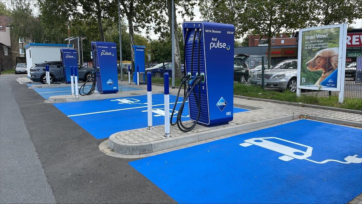 Bilder Aral pulse Ladestation