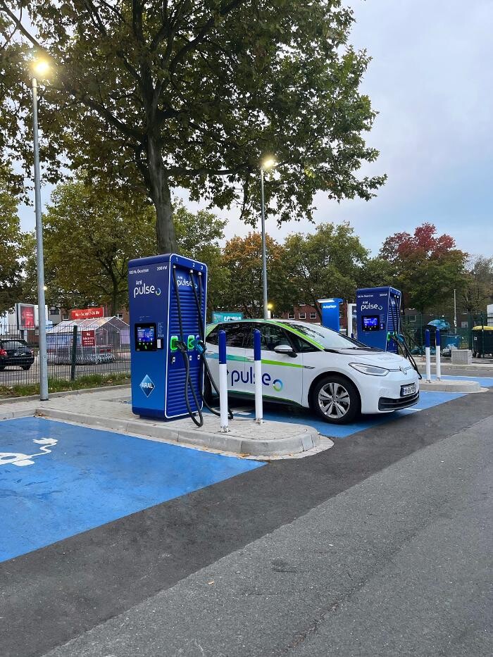 Bilder Aral pulse Ladestation