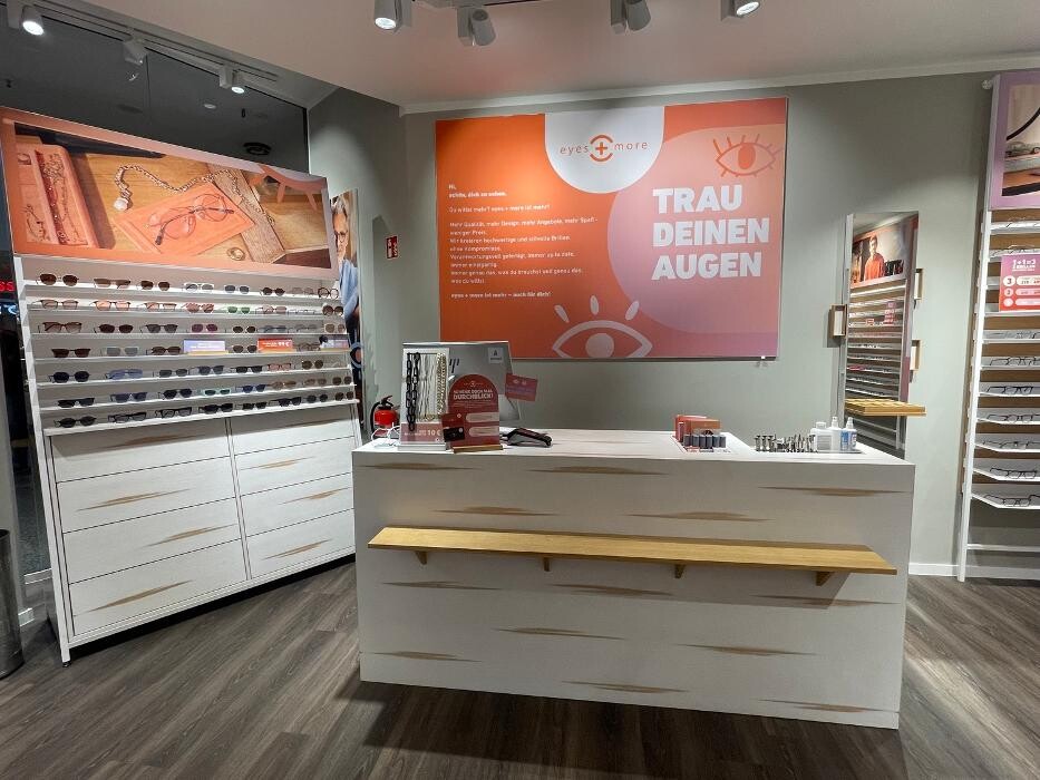 Bilder eyes + more - Optiker Berlin, Ring-Center II