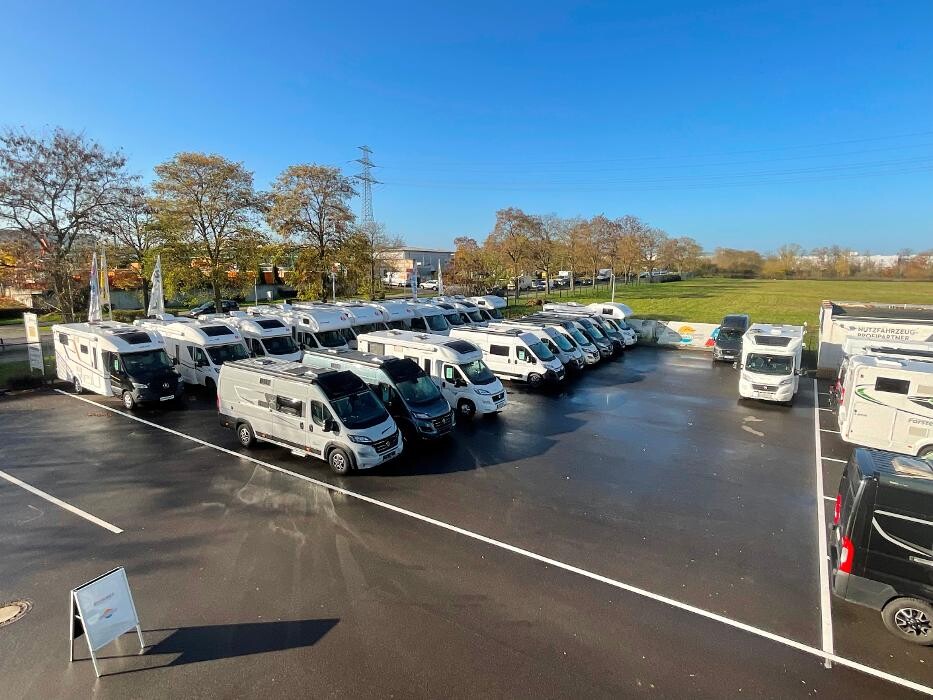 Bilder Dinnebier Reisemobil und Caravan Center DRCC