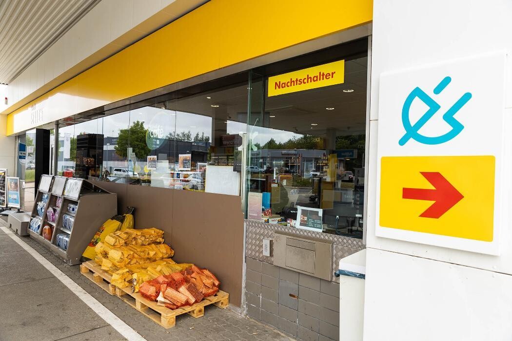 Bilder Shell Recharge Charging Station