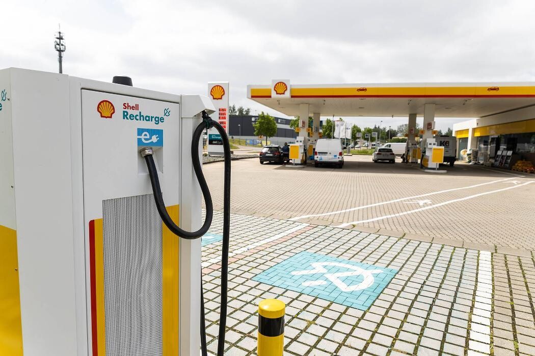 Bilder Shell Recharge Charging Station