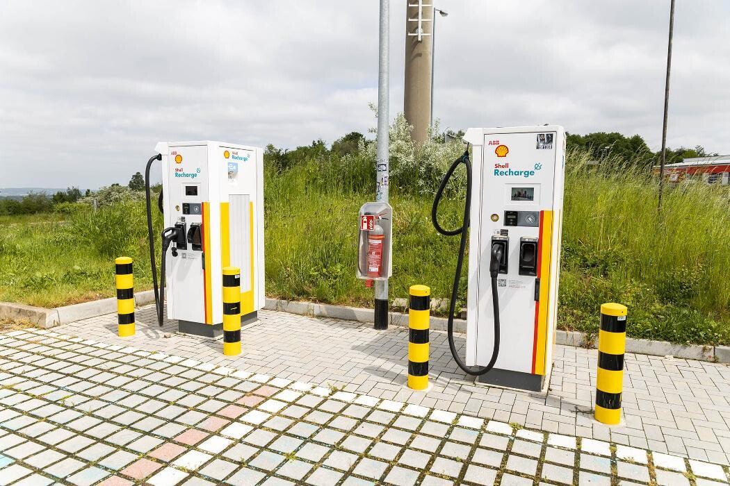 Bilder Shell Recharge Charging Station