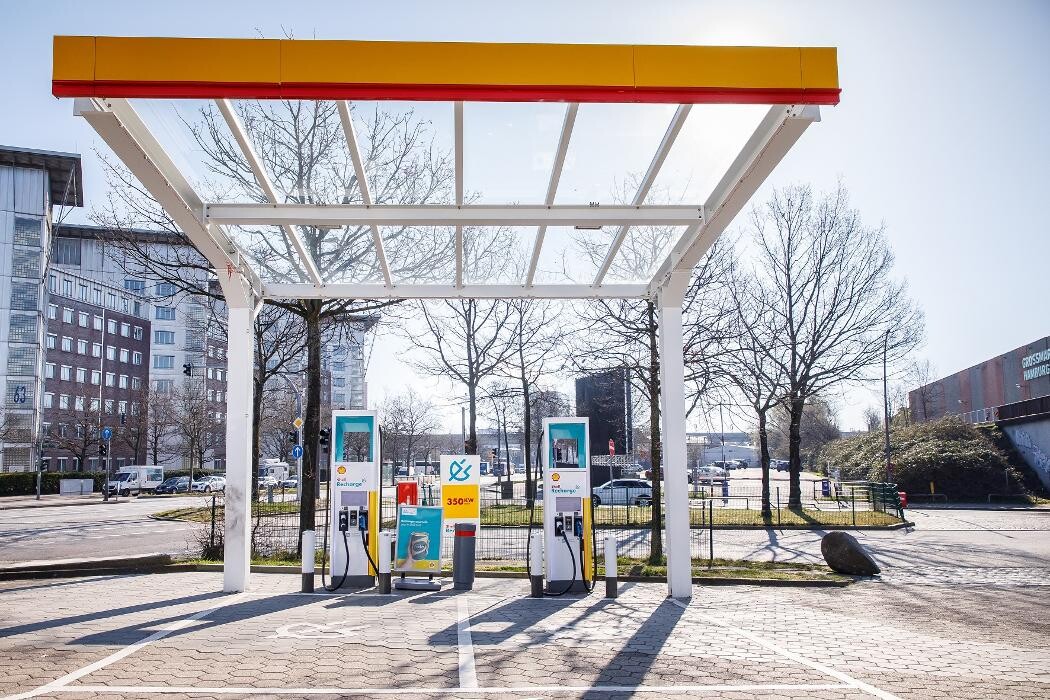 Bilder Shell Recharge Charging Station