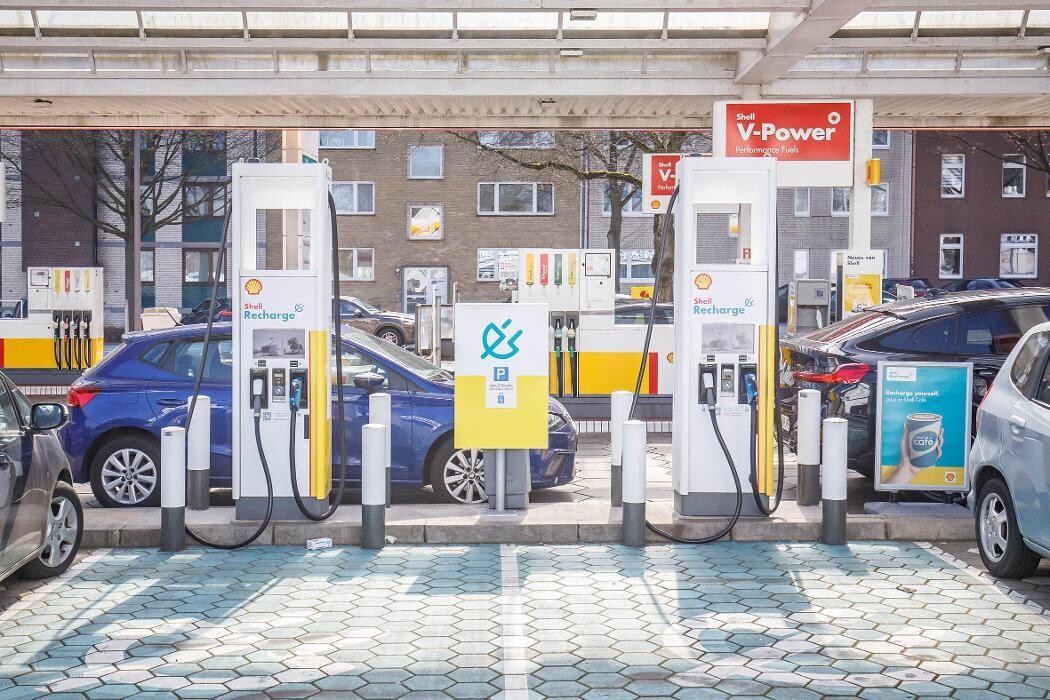 Bilder Shell Recharge Charging Station