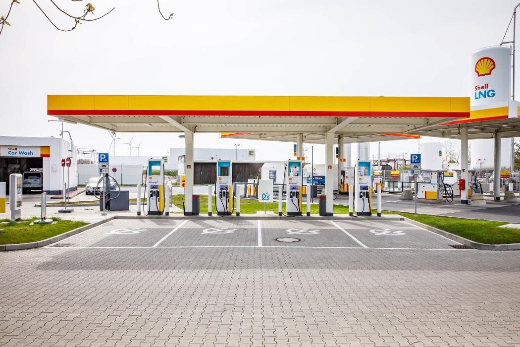 Bilder Shell Recharge Charging Station